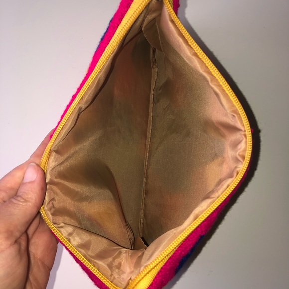 Authentic Handmade Colombian Wayuu Clutch - Picture 4 of 8